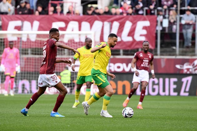 FC Metz v FC Nantes - Ligue 1 McDonald s 2025 2026 30 Habib DIALLO (fcm) - 13 Francis COQUELIN (fcn) during the Ligue 1 McDonald s match between Metz and Nantes at Stade Saint-Symphorien on April 5, 2026 in Metz, France. Metz France  Copyright: xFEPx 776348340