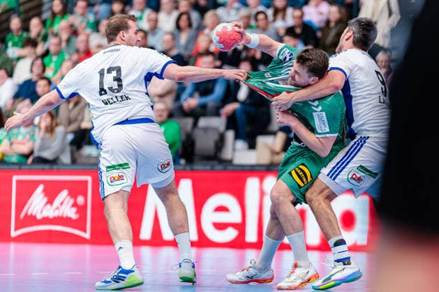 Sport Bilder des Tages v.l. Niklas Weller (Handball Verein Hamburg, 13), Ian Weber (GWD Minden, 13), Jacob Lassen (Handball Sport Verein Hamburg, 09) GER, GWD Minden vs. Handball Sport Verein Hamburg, Handball, 1. Bundesliga, 27. Spieltag, Spielzeit 2025 2026, 05.04.2026 GER, GWD Minden vs. Handball Sport Verein Hamburg, Handball, 1. Bundesliga, 27. Spieltag, Spielzeit 2025 2026, 05.04.2026 Minden *** f l Niklas Weller Handball Sport Verein Hamburg, 13 , Ian Weber GWD Minden, 13 , Jacob Lassen Handball Sport Verein Hamburg, 09 GER, GWD Minden vs Handball Sport Verein Hamburg, Handball, 1 Bundesliga, 27 Matchday, Season 2025 2026, 05 04 2026 GER, GWD Minden vs Handball Sport Verein Hamburg, Handball, 1 Bundesliga, 27 Matchday, Season 2025 2026, 05 04 2026 Minden Copyright: xEibner-Pressefoto JanxRollingerx EP_JSK
