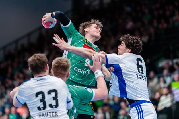 f l Moritz Sauter Handball Sport Verein Hamburg, 33 , Daniel Astrup Pedersen GWD Minden, 03 , Morten Hempel Jensen GWD Minden, 09 , Elias Kofler Handball Sport Verein Hamburg, 06 GER, GWD Minden vs Handball Sport Verein Hamburg, Handball, 1 Bundesliga, Matchday 27, Season 2025 2026, 05 04 2026 GER, GWD Minden vs Handball Sport Verein Hamburg, Handball, 1 Bundesliga, Matchday 27, Season 2025 2026, 05 04 2026 Minden Copyright: xEibner-Pressefoto JanxRollingerx EP_JSK