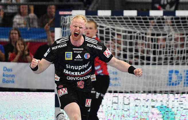 05 04 2026 Handball 1 Bundesliga DAIKIN HBL Season 2025 2026 27 Matchday HC Erlangen Metropolregion Nuremberg HCE Rhein Neckar Löwen OGo xogox Sebastian Firnhaber 18, HC Erlangen HCE Jubel Freude