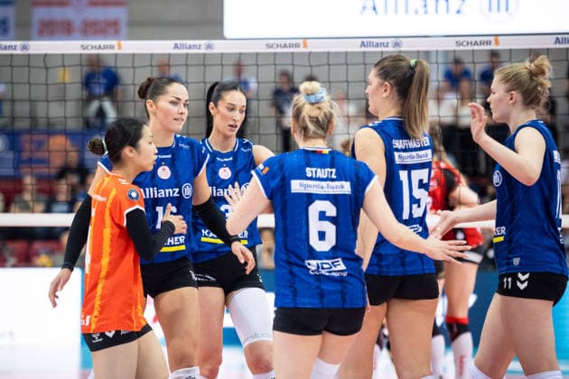 Visibly disappointed looks on the faces of the MTV Stuttgart team after losing the set GER, Allianz MTV Stuttgart Dresdner SC, Volleyball Bundesliga, VBL, 2025 2026 season, Playoffs semi-final, match 1, 05 04 2026 GER, Allianz MTV Stuttgart Dresdner SC, Volleyball Bundesliga, VBL, 2025 2026 season, Playoffs semi-final, match 1, 05 04 2026 Stuttgart Copyright: xSandyxDinkelackerx EP_SDR