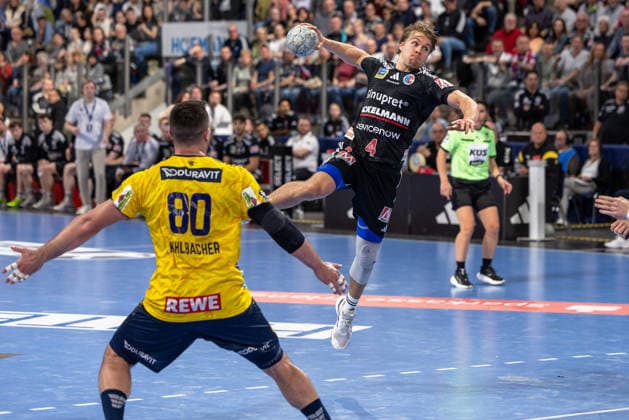 Andri Mar Runarsson HC Erlangen, 04 , Jannik Kohlbacher Rhein Neckar Löwen, 80 HC Erlangen vs Rhein Neckar Löwen, Handball, 1 Handball Bundesliga, Season 2025 2026, 28 Matchday, 05 04 2026 HC Erlangen vs Rhein Neckar Löwen, Handball, 1 Handball Bundesliga, Season 2025 2026, 28 Matchday, 05 04 2026 Nuremberg Copyright: xEibner-Pressefoto ArdanxFuessmanx EP_AFN