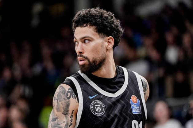 Germany easyCredit BBL, Main Round 2025 26, 28 Matchday Veolia Towers Hamburg vs Frankfurt Skyliners Inselpark Arena Hamburg 21 , portrait, free pose Copyright: xStefanxTrochax