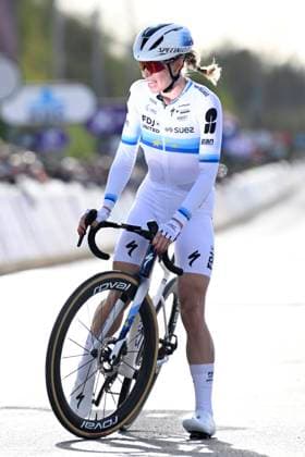 Ronde van Vlaanderen Women 2026 Cycling Race OUDENAARDE, BELGIUM - APRIL 05 : Vollering Demi (NED) of FDJ United - SUEZ celebrates the victory during the 23rd edition of Ronde van Vlaanderen Women an UCI Women s World Tour 1.WWT one day cycling road race for Women Elite of 164 km with start in Oudenaarde and finish in Oudenaarde on April 5, 2026 in Oudenaarde, Belgium, 05 04 2026 ( Motordriver Serge Seynaeve - Oudenaarde Belgium  Copyright: xNicoxVereeckenx