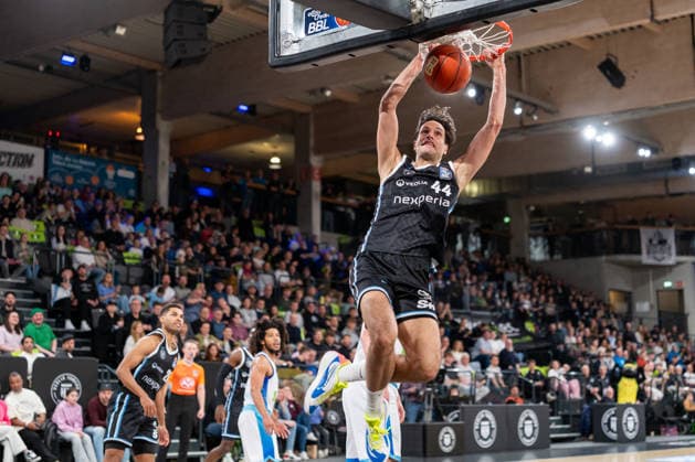 Benedikt Turudic Veolia Towers Hamburg, 44 at the dunk, GER, Veolia Towers Hamburg vs SKYLINERS Frankfurt, Basketball, Bundesliga, Matchday 28, Season 2025 2026, 05 04 2026 GER, Veolia Towers Hamburg vs SKYLINERS Frankfurt, Basketball, Bundesliga, Matchday 28, Season 2025 2026, 05 04 2026 Hamburg Copyright: xEibner-Pressefoto MaxxVincenx EP_MVN