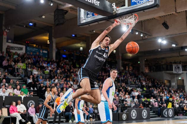Benedikt Turudic Veolia Towers Hamburg, 44 at the dunk, GER, Veolia Towers Hamburg vs SKYLINERS Frankfurt, Basketball, Bundesliga, Matchday 28, Season 2025 2026, 05 04 2026 GER, Veolia Towers Hamburg vs SKYLINERS Frankfurt, Basketball, Bundesliga, Matchday 28, Season 2025 2026, 05 04 2026 Hamburg Copyright: xEibner-Pressefoto MaxxVincenx EP_MVN