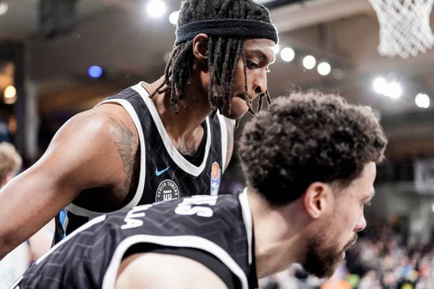 Germany easyCredit BBL, Main Round 2025 26, 28 Matchday Veolia Towers Hamburg vs Frankfurt Skyliners Inselpark Arena Hamburg Karl Gamble II Veolia Towers Hamburg, 27 , Kenneth Ogbe Veolia Towers Hamburg, 25 Copyright: xStefanxTrochax