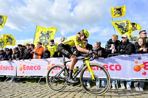 Ronde van Vlaanderen Women 2026 Cycling Race OUDENAARDE, BELGIUM - APRIL 05 : Nooijen Lieke (NED) of Team Visma Lease a Bike in action during the 23rd edition of Ronde van Vlaanderen Women an UCI Women s World Tour 1.WWT one day cycling road race for Women Elite of 164 km with start in Oudenaarde and finish in Oudenaarde on April 5, 2026 in Oudenaarde, Belgium, 05 04 2026 ( Motordriver Serge Seynaeve - Oudenaarde Belgium  Copyright: xJanxDexMeuleneirx