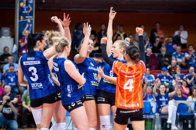 Melani Shaffmaster Allianz MTV Stuttgart, 15 , center and team joy, jubilation, jubilant cry, dance of joy GER, Allianz MTV Stuttgart Dresdner SC, Volleyball Bundesliga, VBL, season 2025 2026, playoffs semi-finals, match 1, 05 04 2026 GER, Allianz MTV Stuttgart Dresdner SC, Volleyball Bundesliga, VBL, season 2025 2026, playoffs semi-finals, match 1, 05 04 2026 Stuttgart Copyright: xSandyxDinkelackerx EP_SDR