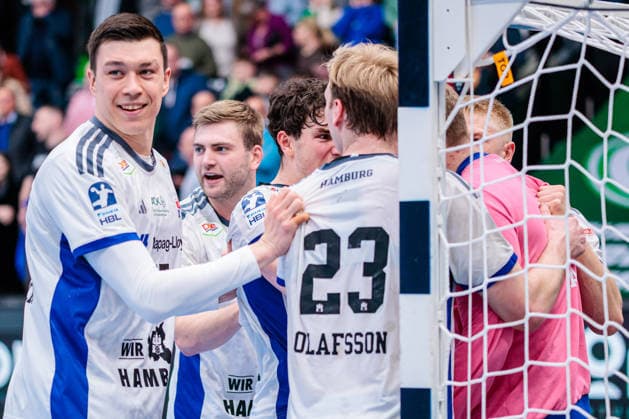 Victory celebration after 29 30 victory, Team of Handball Sport Verein Hamburg GER, GWD Minden vs Handball Sport Verein Hamburg, Handball, 1 Bundesliga, Matchday 27, Season 2025 2026, 05 04 2026 GER, GWD Minden vs Handball Sport Verein Hamburg, Handball, 1 Bundesliga, Matchday 27, Season 2025 2026, 05 04 2026 Minden Copyright: xEibner-Pressefoto JanxRollingerx EP_JSK