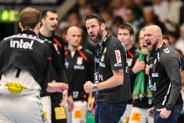 Goeppingen, Germany, 05 04 26 Coach Bennet Wiegert SC Magdeburg gestures, gestures during the Daikin Handball Bundesliga match between FRISCH AUF Goeppingen vs SC Magdeburg at EWS Arena on April 05 2026 in Goeppingen, Germany Photo by Harry Langer DeFodi Images Goeppingen, Germany, 05 04 26 Trainer Bennet Wiegert SC Magdeburg gestures during the Daikin Handball Bundesliga match between FRISCH AUF Goeppingen vs SC Magdeburg at EWS Arena on April 5, 2026 in Goeppingen, Germany Photo by Harry Langer DeFodi Images Photo by Harry Langer DeFodi Images