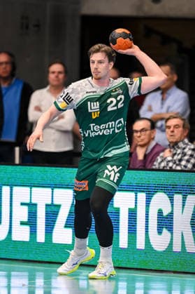 Goeppingen, Germany, 05 04 26 Erik Persson FRISCH AUF Goeppingen in action, on the ball, single action during the Daikin Handball Bundesliga match between FRISCH AUF Goeppingen vs SC Magdeburg at EWS Arena on April 05, 2026 in Goeppingen, Germany Photo by Harry Langer DeFodi Images Goeppingen, Germany, 05 04 26 Erik Persson FRISCH AUF Goeppingen controls the Ball during the Daikin Handball Bundesliga match between FRISCH AUF Goeppingen vs SC Magdeburg at EWS Arena on April 5, 2026 in Goeppingen, Germany Photo by Harry Langer DeFodi Images Photo by Harry Langer DeFodi Images