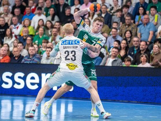 Victor Kloeve Frisch Auf Goeppingen, 07 in duel with Magnus Saugstrup SC Magdeburg, 23 , Frisch Auf Goeppingen vs SC Magdeburg, Handball, 1 Bundesliga, Men, Season 2025 2026, 05 04 2026, Frisch Auf Goeppingen vs SC Magdeburg, Handball, 1 Bundesliga, Men, Season 2025 2026, 05 04 2026 Goeppingen Copyright: xEibner-Pressefoto MichaelxSchmidx EP_MST