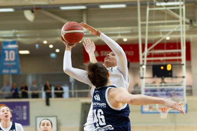 Alyssa Brown Luchse, 44 , Romy Bär Lions, 46 , Syntainics MBC vs TK Hannover Luchse, Women, Basketball, 1 Bundesliga, DBBL, Playoffs 2 3, Season 2025 26, 05 04 2026 Halle SWH Arena Sachsen Anhalt Germany