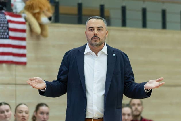 Timur Topal Lions, Head Coach , Syntainics MBC vs TK Hannover Luchse, Women, Basketball, 1 Bundesliga, DBBL, Playoffs 2 3, Season 2025 26, 05 04 2026 Halle SWH Arena Sachsen Anhalt Germany