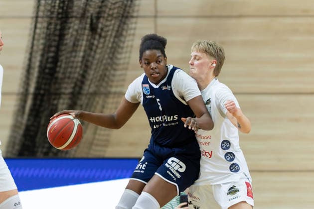 Khalis Cain Lions, 5 , Leonie Kambach Luchse, 66 , Syntainics MBC vs TK Hannover Luchse, Women, Basketball, 1 Bundesliga, DBBL, Playoffs 2 3, Season 2025 26, 05 04 2026 Halle SWH Arena Sachsen Anhalt Germany
