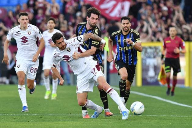 CALCIO - Serie A - Pisa SC vs Torino FC Arturo Calabresi (Pisa) Sandro Kulenovic (Torino) during Pisa SC vs Torino FC, Italian soccer Serie A match in Pisa, Italy, April 05 2026 Pisa Italy  Copyright: xIPAxSport ABACAx