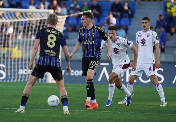 Pisa sMichel Aebischer ...During the Serie A soccer match between Pisa and Torino at the Cetilar Arena Romeo Anconetani Stadium in Pisa; Center West Italy; Sunday April 05; 2026 ; Soccer  Copyright: xAlessandroxLaRoccax xLaPressex