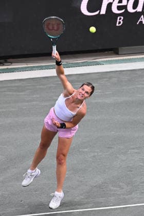 April 5, 2026, Charleston, South Carolina, SC: CATHERINE MCNALLY of the United States serves to ANNA BONDAR of Hungary and MAGDALENA FRECH of Poland during the final doubles match of the Credit One Charleston Open at Credit One Stadium on April 3rd, 2026 in Charleston, SC. Tennis 2026: Charleston Open Finals  - ZUMAv134 20260405_zsp_v134_001 Copyright: xMaxwellxVittoriox