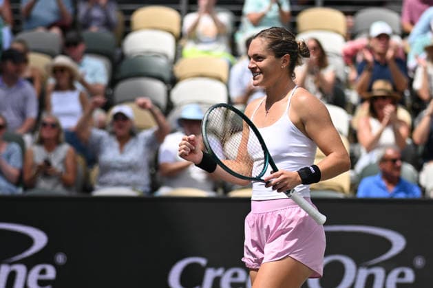 April 5, 2026, Charleston, South Carolina, SC: CATHERINE MCNALLY of the United States celebrate her victory over ANNA BONDAR of Hungary and MAGDALENA FRECH of Poland in the final doubles match of the Credit One Charleston Open at Credit One Stadium on April 3rd, 2026 in Charleston, SC. Tennis 2026: Charleston Open Finals  - ZUMAv134 20260405_zsp_v134_004 Copyright: xMaxwellxVittoriox