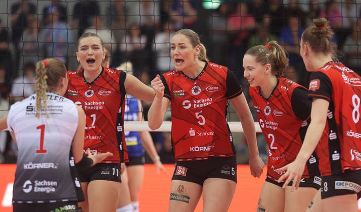 Stuttgart , Bundesliga Volleyball PlayOffs semi-final match 1 , Allianz MTV Stuttgart vs Dresdner SC , cheering Dresden , from left Amanda Siksna Rosa Entius Larissa Winter