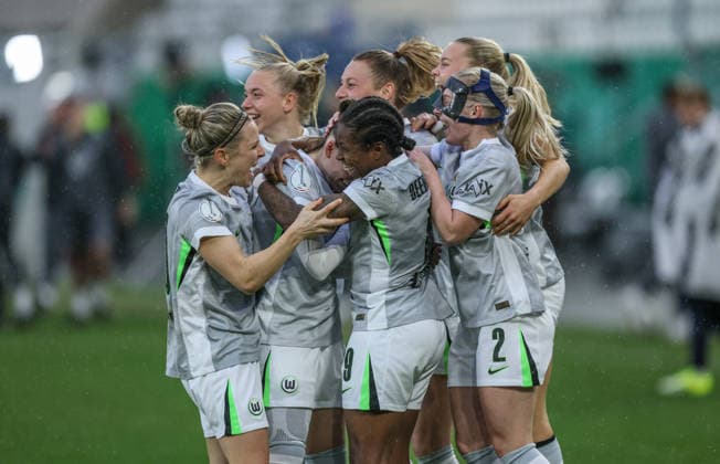 GER, Jena, Carl Zeiss Jena vs Vfl Wolfsburg, DFB Pokal Women, Football, DFB, Season 2025 2026, ad hoc Arena im Ernst Abbe Sportfeld, Semifinal im Bild v l DFB DFL REGULATIONS PROHIBIT ANY USE OF PHOTOGRAPHS AS IMAGE SEQUENCES AND OR QUASI VIDEO, 05 04 2025 Copyright: HMBxMedia HendrikxHamelau