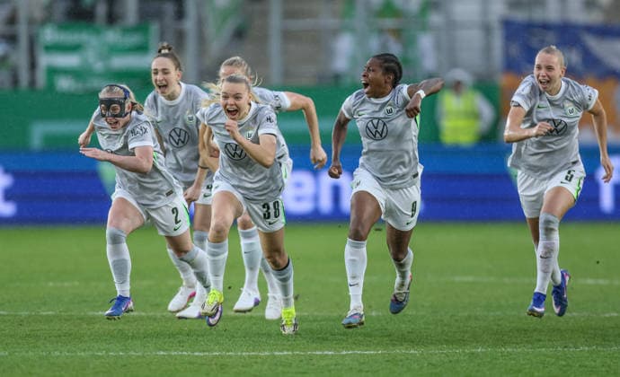 GER, Jena, Carl Zeiss Jena vs Vfl Wolfsburg, DFB Pokal Women, Football, DFB, Season 2025 2026, ad hoc Arena im Ernst Abbe Sportfeld, Semifinal im Bild v l DFB DFL REGULATIONS PROHIBIT ANY USE OF PHOTOGRAPHS AS IMAGE SEQUENCES AND OR QUASI VIDEO, 05 04 2025 Copyright: HMBxMedia HendrikxHamelau