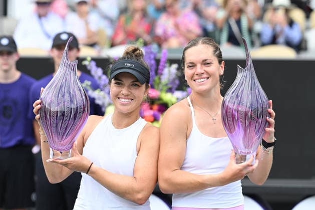 April 5, 2026, Charleston, South Carolina, SC: DESIRAE KRAWCZYK of the United States and CATHERINE MCNALLY of the United States pose with the Credit One Charleston Open doubles champions trophy following their defeat of ANNA BONDAR of Hungary and MAGDALENA FRECH of Poland at Credit One Stadium on April 3rd, 2026 in Charleston, SC. Charleston SC - ZUMAv134 20260405_zsp_v134_018 Copyright: xMaxwellxVittoriox