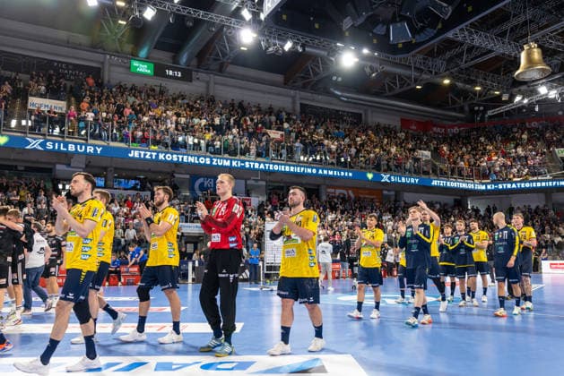 Sadness and disappointment after defeat at Rhein Neckar Löwen HC Erlangen vs Rhein Neckar Löwen, Handball, 1 German Handball League, Season 2025 2026, Matchday 28, 05 04 2026 HC Erlangen vs Rhein Neckar Löwen, Handball, 1 German Handball League, Season 2025 2026, Matchday 28, 05 04 2026 Nuremberg Copyright: xEibner-Pressefoto ArdanxFuessmanx EP_AFN