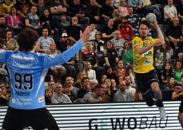 05 04 2026 Handball 1 Bundesliga DAIKIN HBL Season 2025 2026 27 Matchday HC Erlangen Metropolregion Nürnberg HCE Rhein Neckar Löwen OGo xogox Tin Herceg 99, HC Erlangen HCE Patrick Groetzki 24, Rhein Neckar Löwen