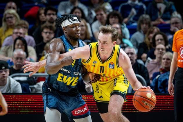 Basketball Berlin 05 04 2026 Season 2025 2026 EasyCredit BBL 1 Bundesliga Men, Men Alba Berlin EWE Baskets Oldenburg Moses Wood Alba Berlin, No 11 Brian Fobbs Oldenburg, No 04