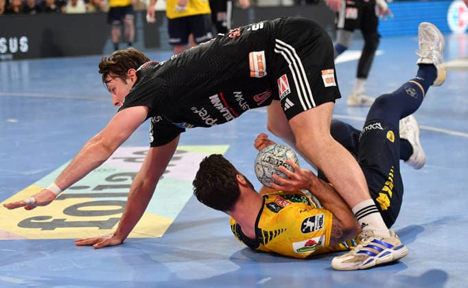 Sport Bilder des Tages 05.04.2026 - Handball - 1. Bundesliga DAIKIN HBL - Saison 2025 2026 - 27. Spieltag: HC Erlangen Metropolregion Nürnberg HCE - Rhein-Neckar Löwen - OGo - xogox - Florian Scheerer (10, HC Erlangen HCE ) Dani Baijens (77, Rhein Neckar Löwen ) *** 05 04 2026 Handball 1 Bundesliga DAIKIN HBL Season 2025 2026 27 Matchday HC Erlangen Metropolregion Nürnberg HCE Rhein Neckar Löwen OGo xogox Florian Scheerer 10, HC Erlangen HCE Dani Baijens 77, Rhein Neckar Löwen