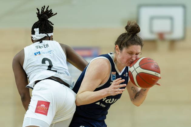 Lashae Dwyer Luchse, 2 , Romy Bär Lions, 46 , Syntainics MBC vs TK Hannover Luchse, Women, Basketball, 1 Bundesliga, DBBL, Playoffs 2 3, Season 2025 26, 05 04 2026 Halle SWH Arena Sachsen Anhalt Germany