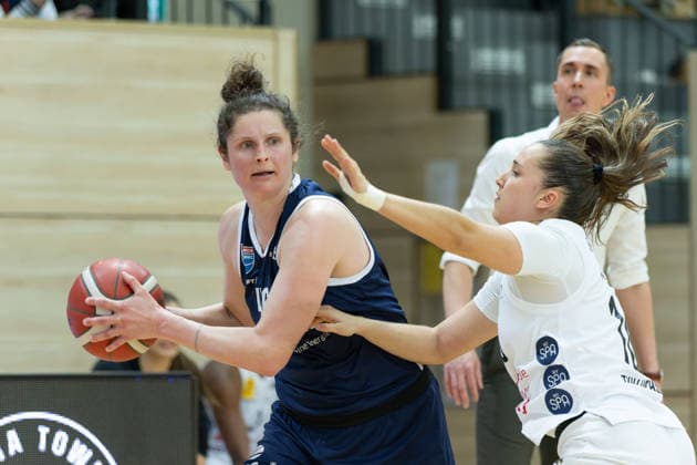 Romy Bär Lions, 46 , Hannah Simental Luchse, 10 , Syntainics MBC vs TK Hannover Luchse, Women, Basketball, 1 Bundesliga, DBBL, Playoffs 2 3, Season 2025 26, 05 04 2026 Halle SWH Arena Sachsen Anhalt Germany