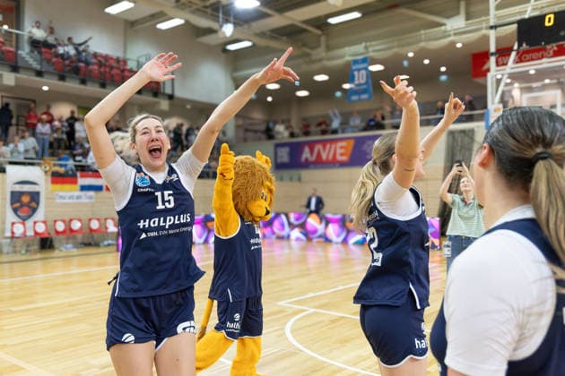 Lions after their 76 65 home win, Syntainics MBC vs TK Hannover Luchse, Women, Basketball, 1 Bundesliga, DBBL, Playoffs 2 3, Season 2025 26, 05 04 2026 Halle SWH Arena Sachsen Anhalt Germany