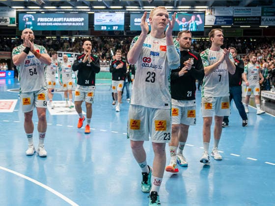 The SC Magdeburg team would like to thank the fans, Frisch Auf Goeppingen vs SC Magdeburg, Handball, 1 Bundesliga, Men, 2025 2026 season, 05 04 2026, Frisch Auf Goeppingen vs SC Magdeburg, Handball, 1 Bundesliga, Men, 2025 2026 season, 05 04 2026 Goeppingen Copyright: xEibner-Pressefoto MichaelxSchmidx EP_MST