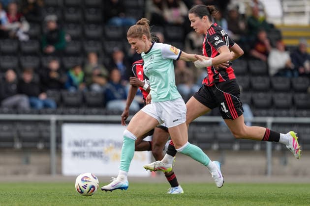 05 04 2026, Soccer, 2 Women Bundesliga, 2025 2026, Matchday 22, Eintracht Frankfurt II SG 99 Andernach Mina Matijevic 11 Eintracht Frankfurt II tries to stop Carolin Schraa SG 99 Andernach in her run on goal Frankfurt am Main Stadion am Brentanobad Hessen Germany