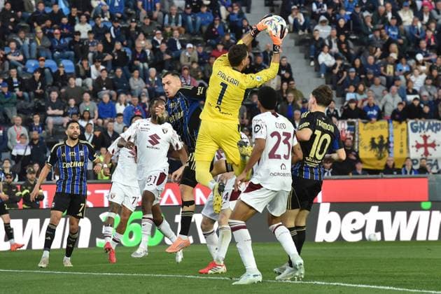 CALCIO - Serie A - Pisa SC vs Torino FC Alberto Andrea Paleari (Torino) saves during Pisa SC vs Torino FC, Italian soccer Serie A match in Pisa, Italy, April 05 2026 Pisa Italy  Copyright: xIPAxSport ABACAx