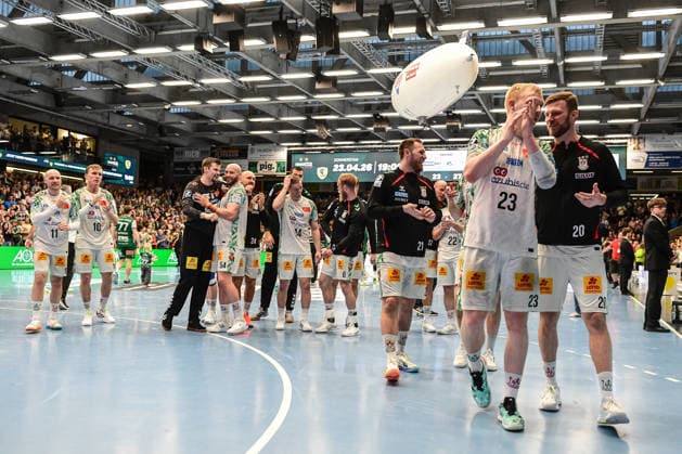 DAIKIN HBL Bundesliga Frisch Auf Göppingen SC Magdeburg Göppingen, 05 04 2026 Cheers and thanks to the fans SC Magdeburg wins against Frisch AUF Göppingen, 05 04 2026 27th matchday of the DAIKIN Handball Bundesliga, Frisch Auf Göppingen SC Magdeburg, EWS Arena, Göppingen Copyright: xBEAUTIFULxSPORTS Märklx