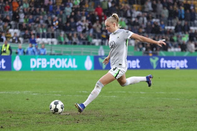 DFB Pokal Women FC Carl Zeiss Jena VfL Wolfsburg 05 04 26 Ella Peddemors 5, VfL Wolfsburg on penalties Football, DFB Pokal Women, Semifinal FC Carl Zeiss Jena vs VfL Wolfsburg on 05 04 26 at Ernst Abbe Sportfeld ad hoc arena, Jena DFL REGULATIONS PROHIBIT ANY USE OF PHOTOGRAPHS AS IMAGE SEQUENCES AND OR QUASI VIDEO Copyright: xBEAUTIFULxSPORTS JanxKaeferx