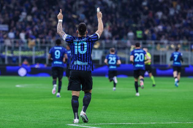 CALCIO - Serie A - Inter - FC Internazionale vs AS Roma Lautaro Martinez of FC Internazionale celebrates after scoring a goal during Serie A 2025 26 football match between FC Internazionale and AS Roma at San Siro Stadium in Milan Milan Italy  Copyright: xIPAxSport ABACAx