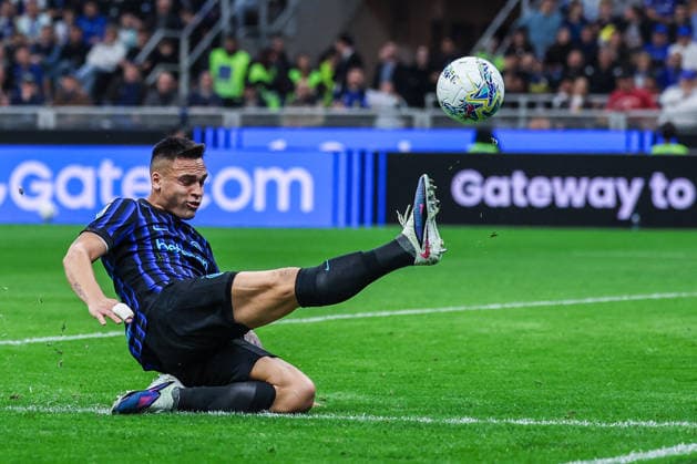 CALCIO - Serie A - Inter - FC Internazionale vs AS Roma Lautaro Martinez of FC Internazionale seen in action during Serie A 2025 26 football match between FC Internazionale and AS Roma at San Siro Stadium in Milan Milan Italy  Copyright: xIPAxSport ABACAx