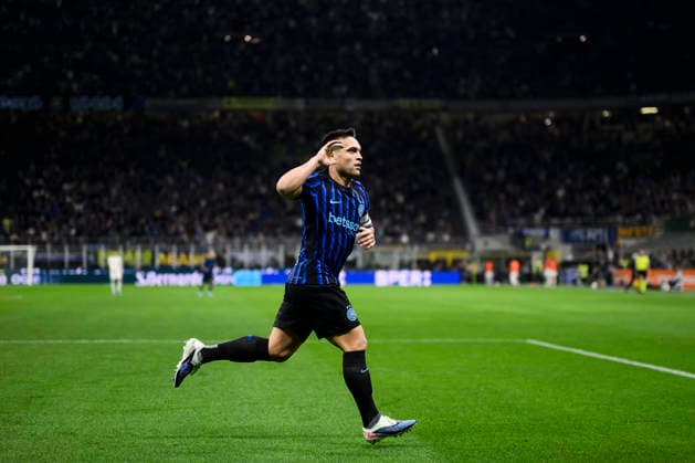 FC Internazionale v AS Roma - Serie A Lautaro Martinez of FC Internazionale celebrates after scoring a goal during the Serie A football match between FC Internazionale and AS Roma. Milan Italy Copyright: xNicolòxCampox