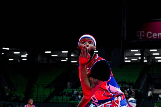 Harlem Globetrotters Show Splash Blount celebrates after scoring a basket during the Harlem Globetrotters show at the Telecom Center Athens in Athens, Greece, on April 5, 2026. Athens Greece  Copyright: xGiorgosxArapekosx originalFilename:arapekos-notitle260405_nppCI.jpg