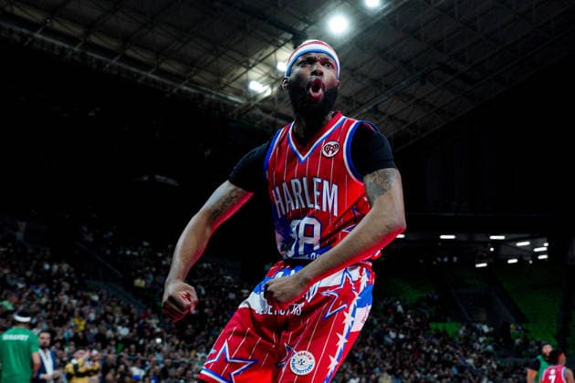 Harlem Globetrotters Show Splash Blount celebrates after scoring a basket during the Harlem Globetrotters show at the Telecom Center Athens in Athens, Greece, on April 5, 2026. Athens Greece  Copyright: xGiorgosxArapekosx originalFilename:arapekos-notitle260405_npsAZ.jpg