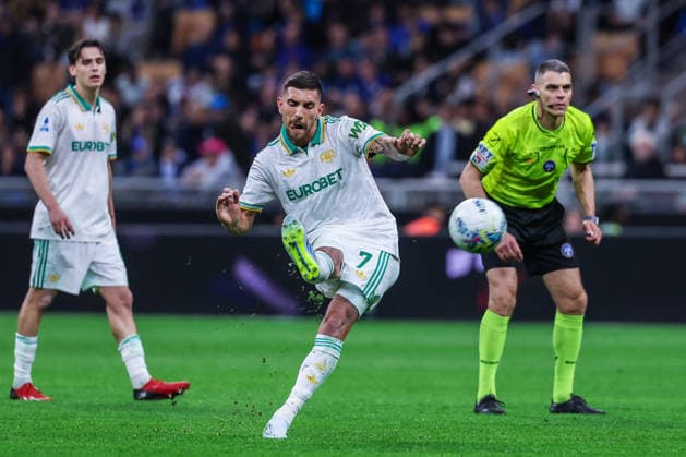 CALCIO - Serie A - Inter - FC Internazionale vs AS Roma Lorenzo Pellegrini of AS Roma seen in action during Serie A 2025 26 football match between FC Internazionale and AS Roma at San Siro Stadium in Milan Milan Italy  Copyright: xIPAxSport ABACAx