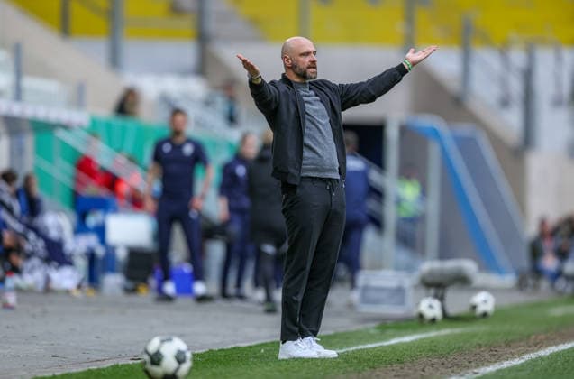 GER, Jena, Carl Zeiss Jena vs Vfl Wolfsburg, DFB Pokal Women, Football, DFB, Season 2025 2026, ad hoc Arena im Ernst Abbe Sportfeld, Semifinal im Bild Stephan Lerch Trainer VfL Wolfsburg Frauen DFB DFL REGULATIONS PROHIBIT ANY USE OF PHOTOGRAPHS AS IMAGE SEQUENCES AND OR QUASI VIDEO, 05 04 2025 Copyright: HMBxMedia HendrikxHamelau