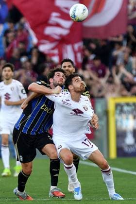 CALCIO - Serie A - Pisa SC vs Torino FC Arturo Calabresi (Pisa) and Sandro Kulenovic (Torino) fighe for the ball during Pisa SC vs Torino FC, Italian soccer Serie A match in Pisa, Italy, April 05 2026 Pisa Italy  Copyright: xIPAxSport ABACAx