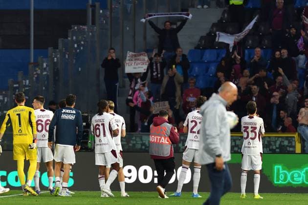 CALCIO - Serie A - Pisa SC vs Torino FC Players of Torino greet their fans at the end of the match during Pisa SC vs Torino FC, Italian soccer Serie A match in Pisa, Italy, April 05 2026 Pisa Italy  Copyright: xIPAxSport ABACAx