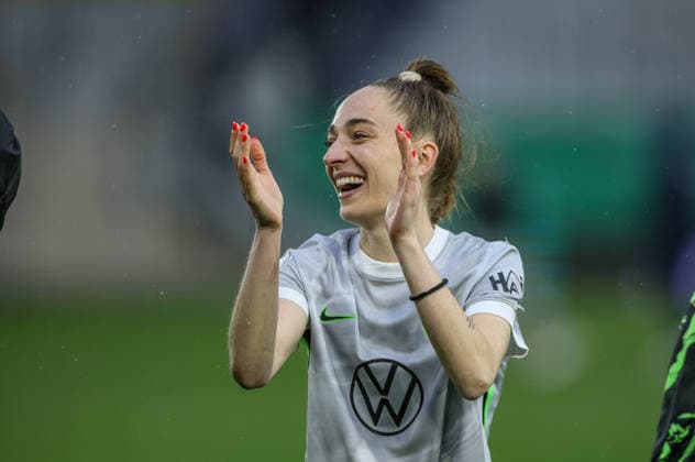 GER, Jena, Carl Zeiss Jena vs Vfl Wolfsburg, DFB Pokal women, football, DFB, season 2025 2026, ad hoc Arena in Ernst Abbe Sportfeld, semi-final in picture Vfl Wolfsburg win with 5 4 in penalty shootout after goals against Carl Zeiss Jena, joy, emotions after the victory DFB DFL REGULATIONS PROHIBIT ANY USE OF PHOTOGRAPHS AS IMAGE SEQUENCES AND OR QUASI VIDEO, 05 04 2025 Copyright: HMBxMedia HendrikxHamelau
